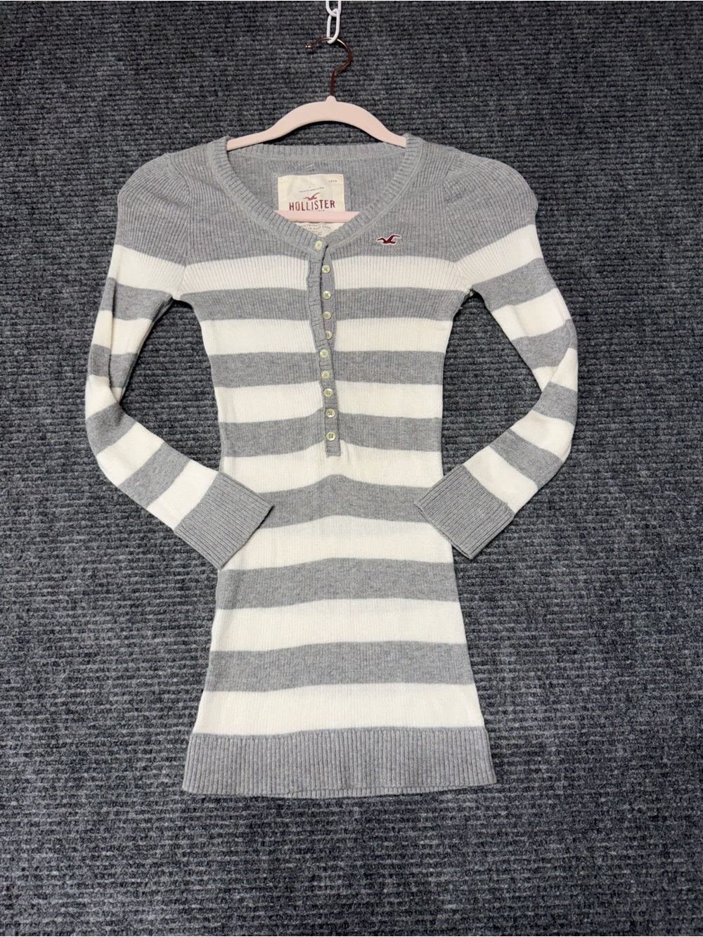 Y2K holy grail Hollister Gray & White Striped Knit Henley Dress small